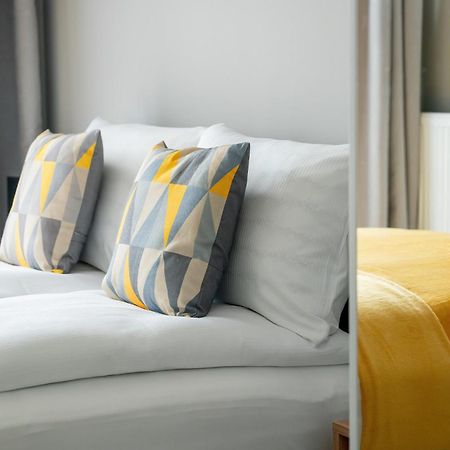Esencja Apartments With Free Parking Garbary 104 By Noclegi Renters Poznan Exterior foto