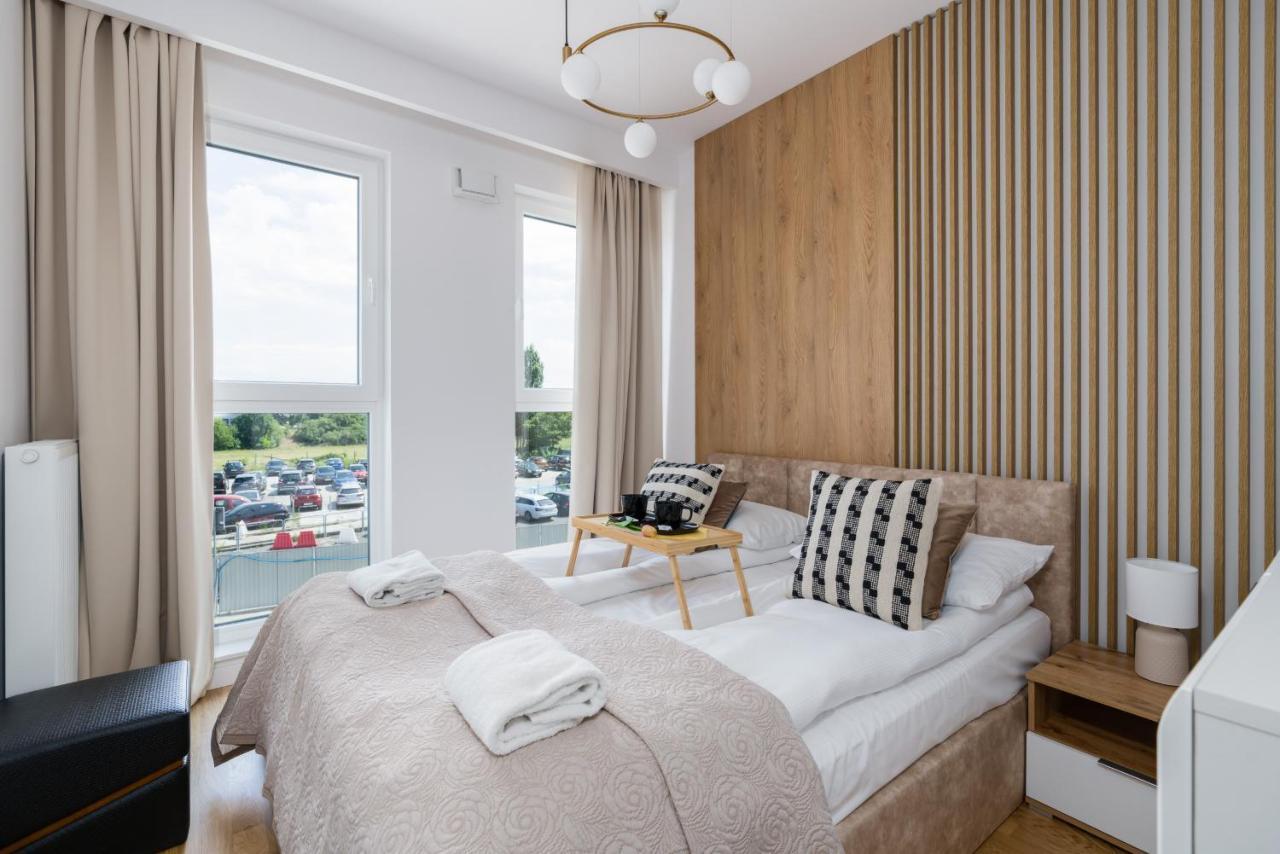 Esencja Apartments With Free Parking Garbary 104 By Noclegi Renters Poznan Exterior foto