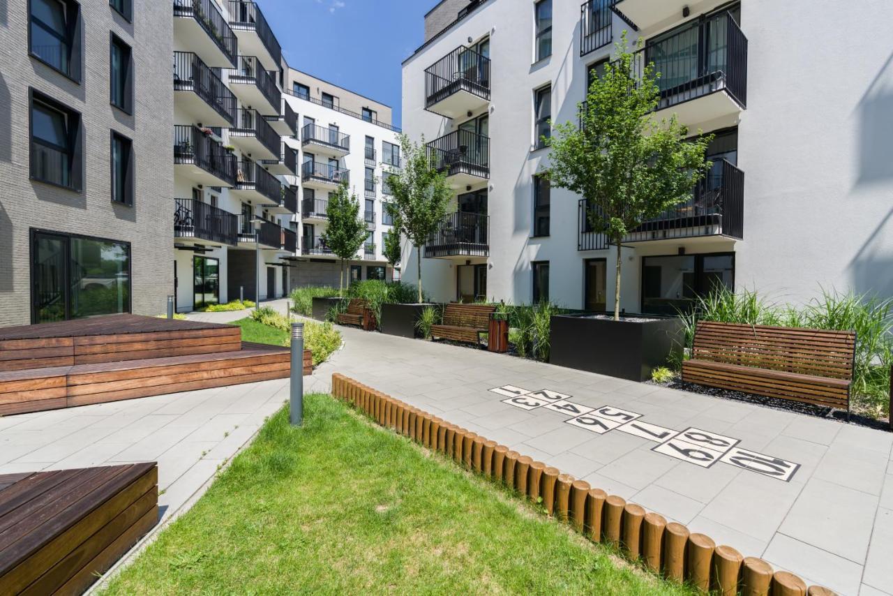 Esencja Apartments With Free Parking Garbary 104 By Noclegi Renters Poznan Exterior foto