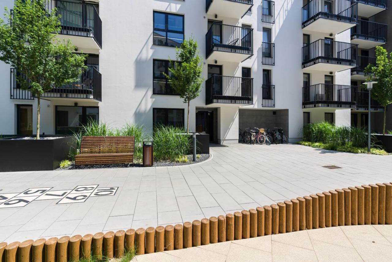 Esencja Apartments With Free Parking Garbary 104 By Noclegi Renters Poznan Exterior foto