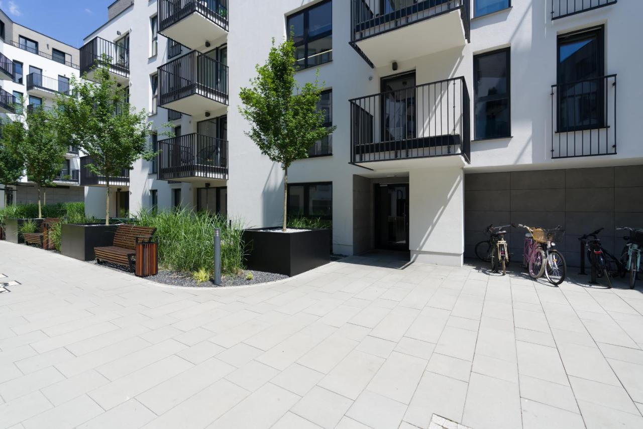 Esencja Apartments With Free Parking Garbary 104 By Noclegi Renters Poznan Exterior foto