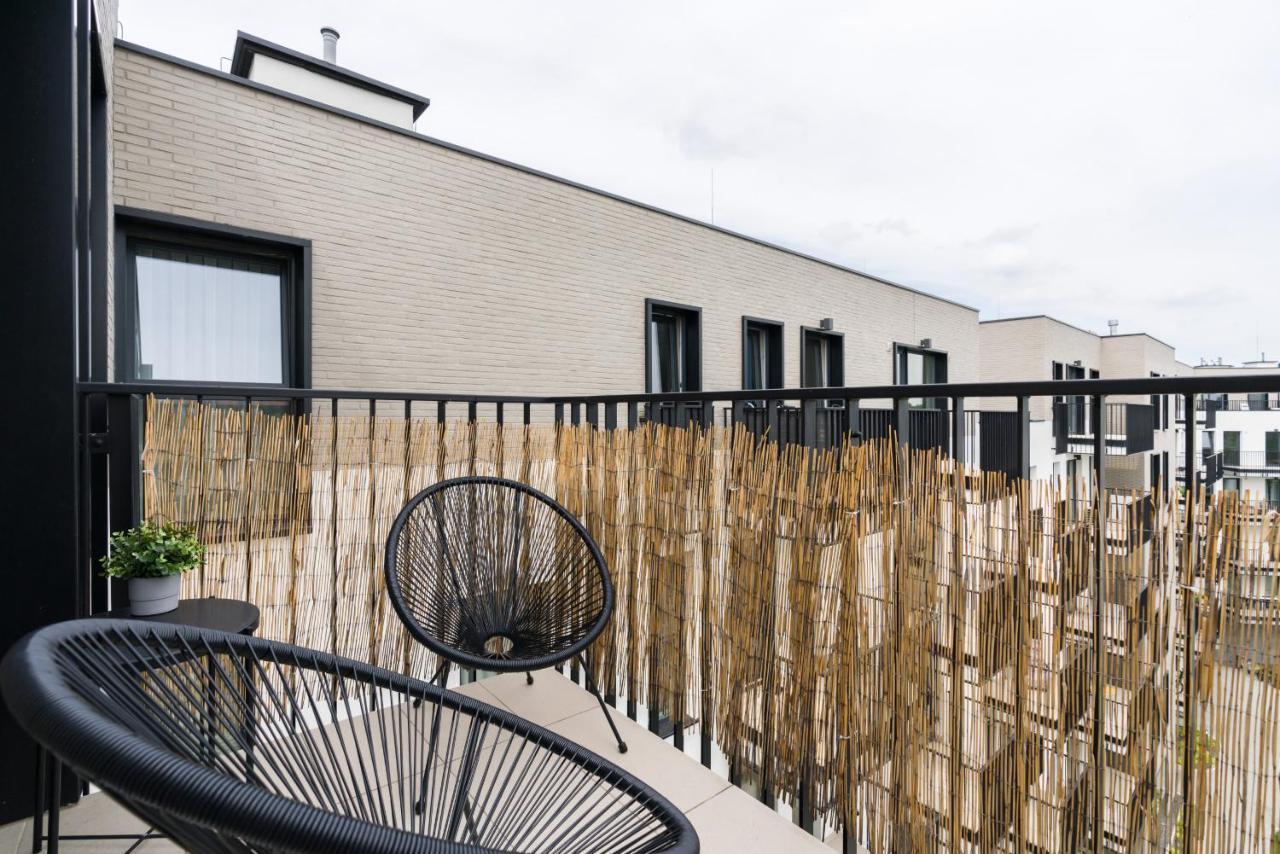 Esencja Apartments With Free Parking Garbary 104 By Noclegi Renters Poznan Exterior foto