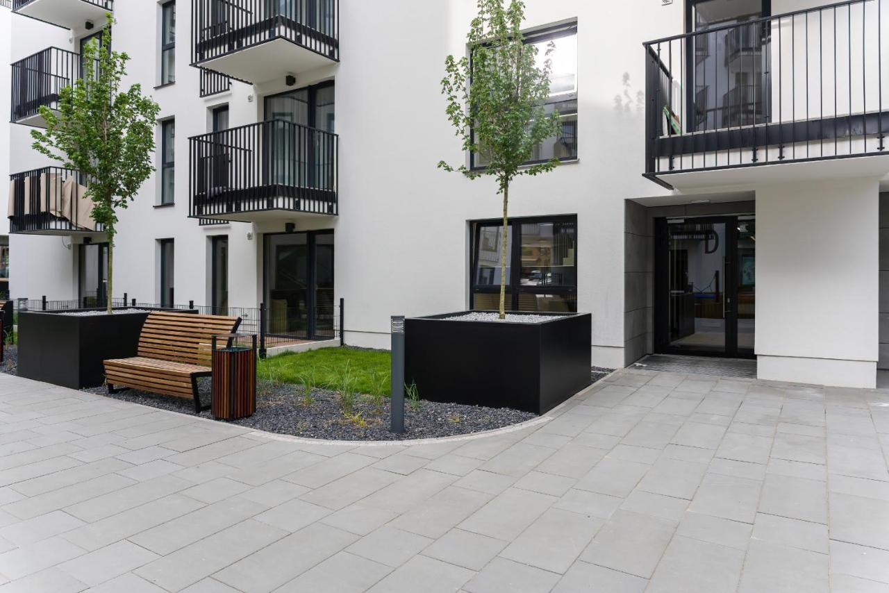 Esencja Apartments With Free Parking Garbary 104 By Noclegi Renters Poznan Exterior foto