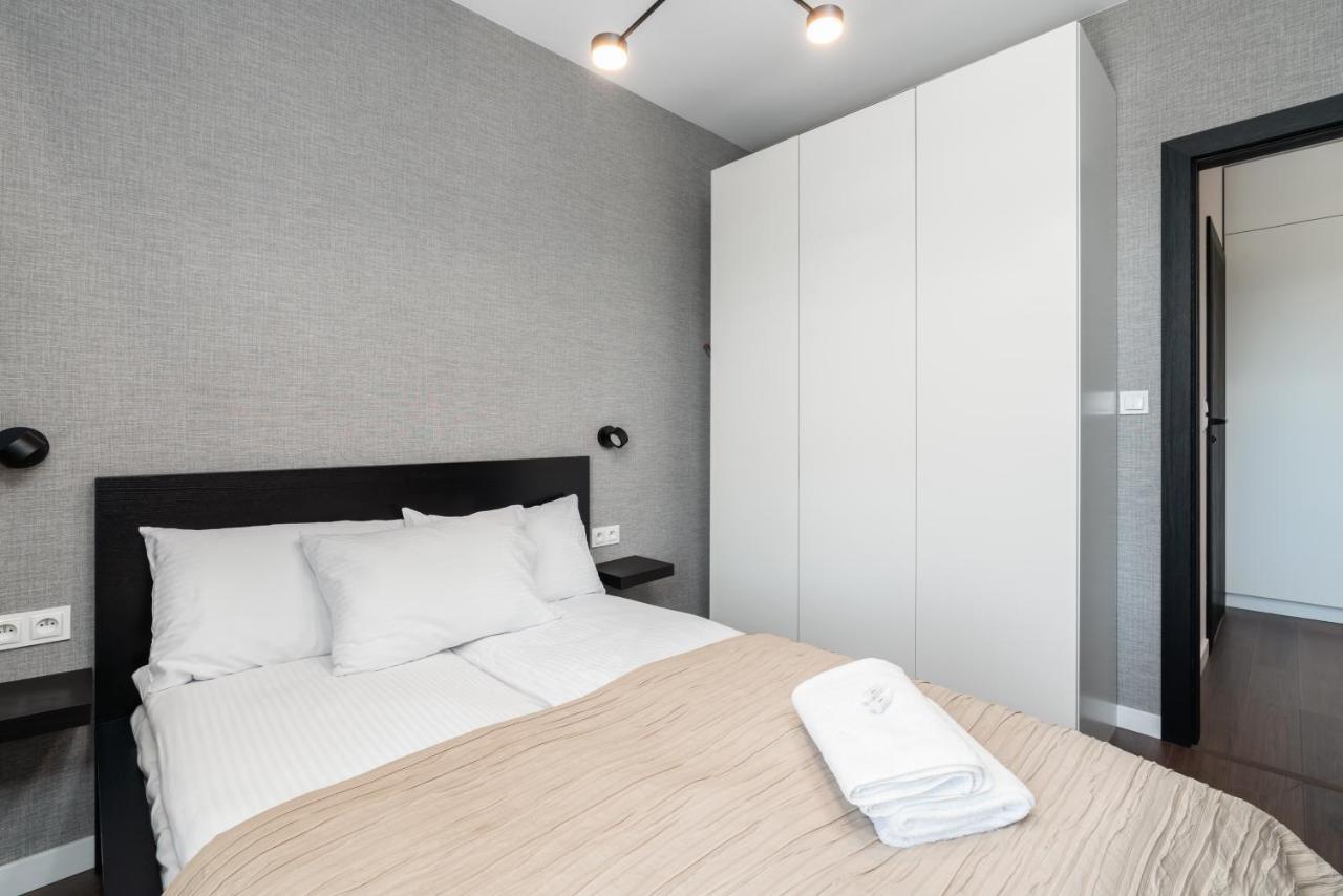Esencja Apartments With Free Parking Garbary 104 By Noclegi Renters Poznan Exterior foto