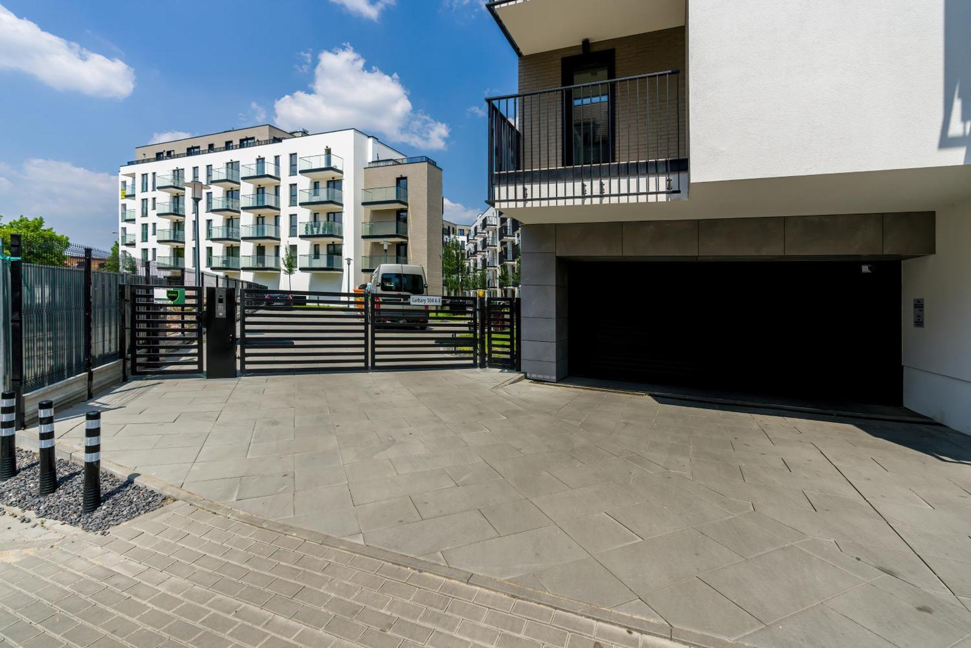Esencja Apartments With Free Parking Garbary 104 By Noclegi Renters Poznan Exterior foto