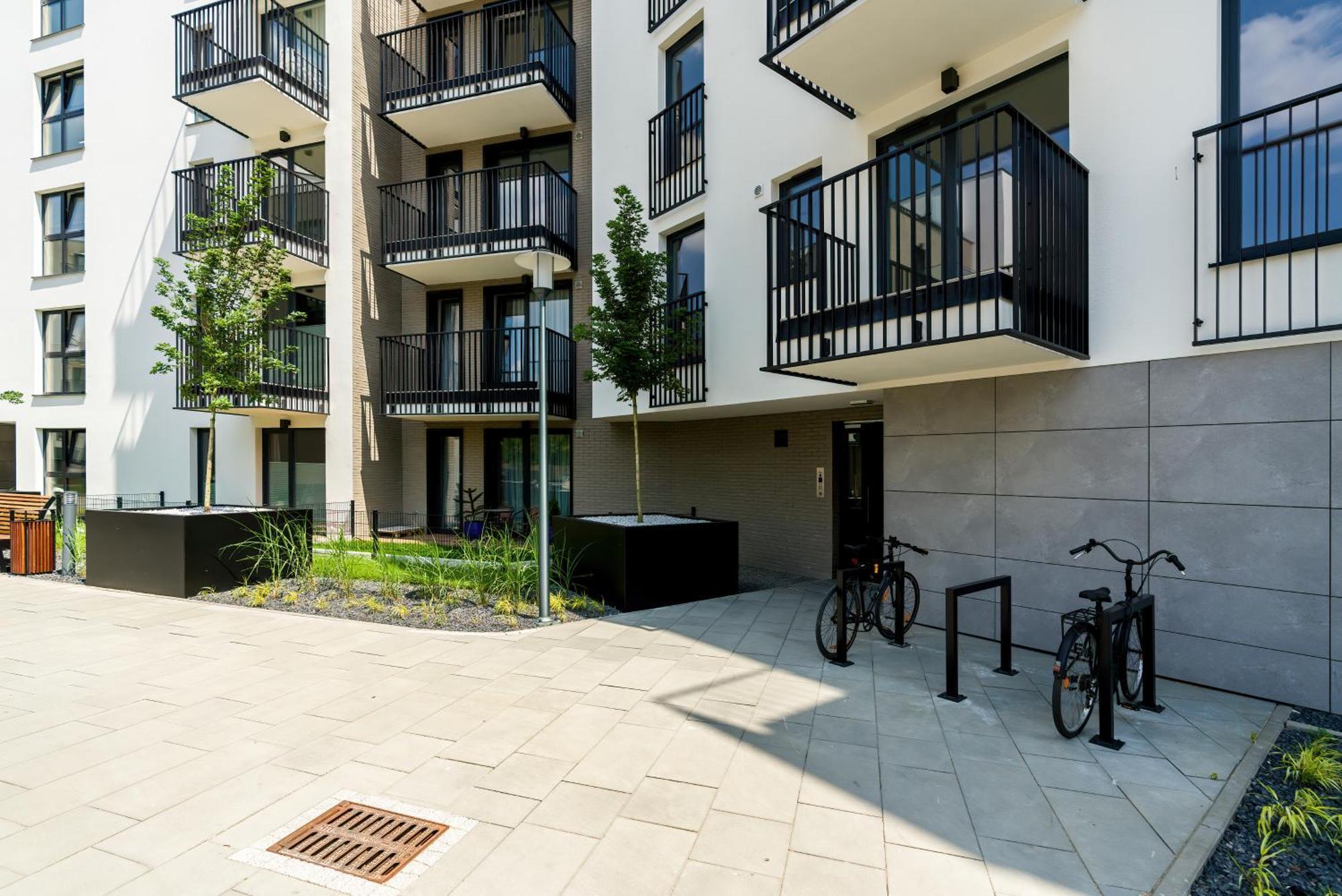 Esencja Apartments With Free Parking Garbary 104 By Noclegi Renters Poznan Exterior foto