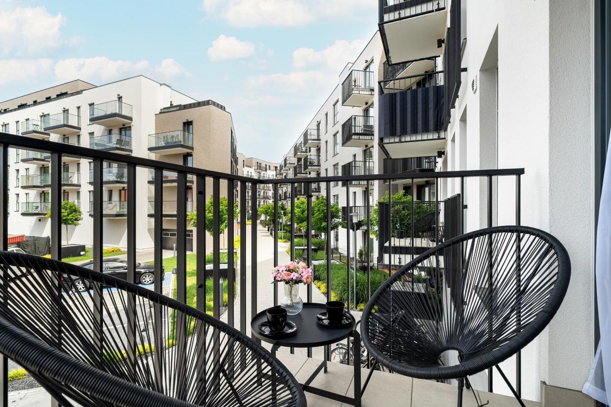 Esencja Apartments With Free Parking Garbary 104 By Noclegi Renters Poznan Exterior foto